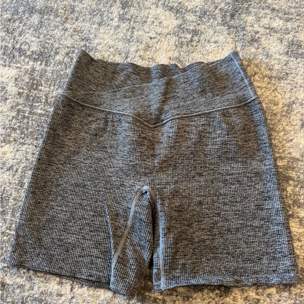 Colsie Heather Gray High-Waist Ribbed Bike Shorts